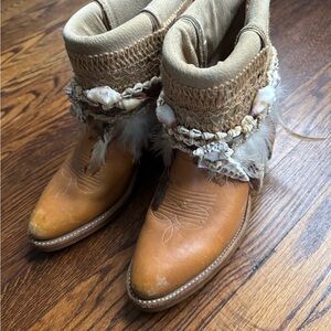 Abilene Boot Co. Tan Ankle Boots with Shell and Feather Details